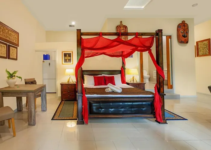 Luxury Apartment Studio Port Douglas 65 Sq Mtrs And Bath