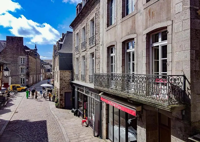 Appartement De La Tour De L'Horloge De Dinan