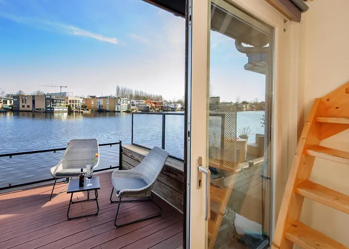 Houseboat Studio With Canalview And Free Bikes