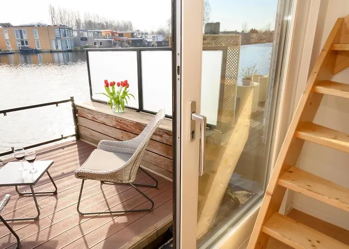 Houseboat Studio With Canalview And Free Bikes