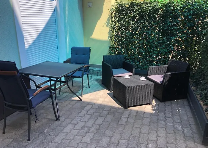 La Bella Centrum Apartmanok Kek Zoeld