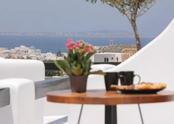 Naxos White Concept