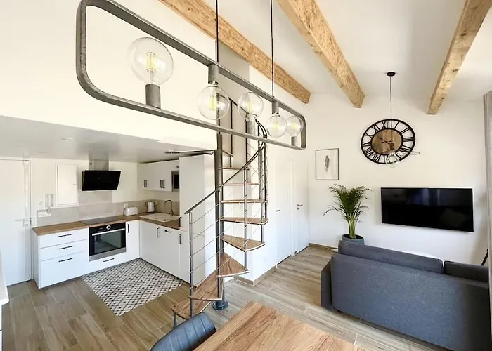 Duplex Centre Ville - 50M De La Plage - Clim - Garage - Netflix