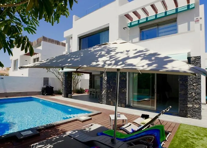 Villa Blue Portofino Los Cristianos, Heated Pool