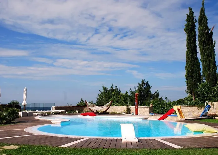 Villa Luna Stunning Modern Villa Shared Infinity Pool, Big Garden, Fantastic Lake View,Ac,