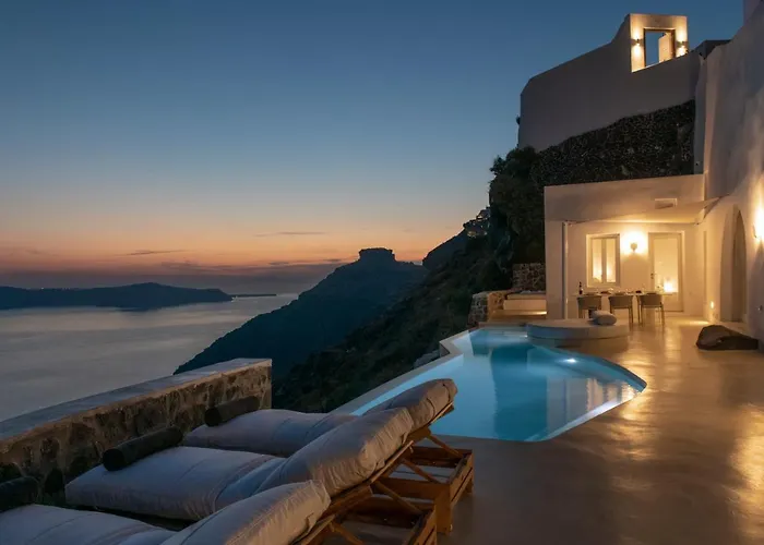 Villa Dio - An Iconic Villa Above Caldera