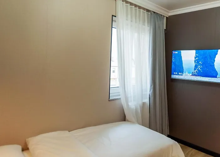 Mr.Liao Hotel