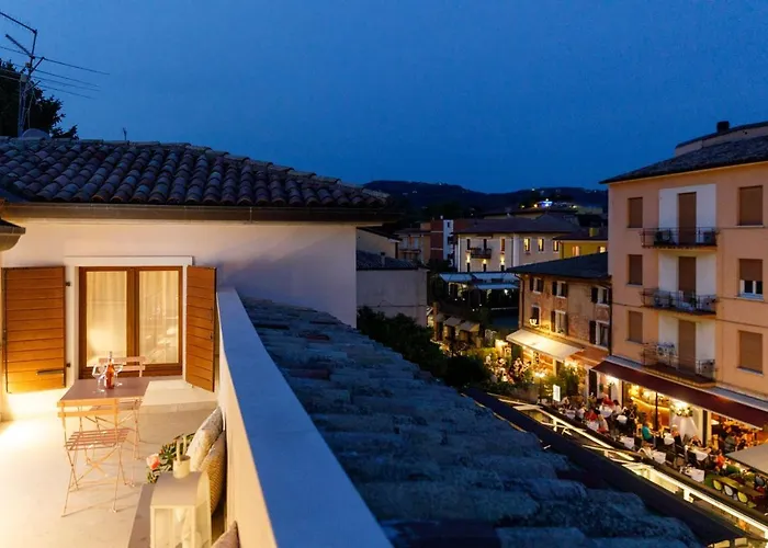 Casa Flores Apartments