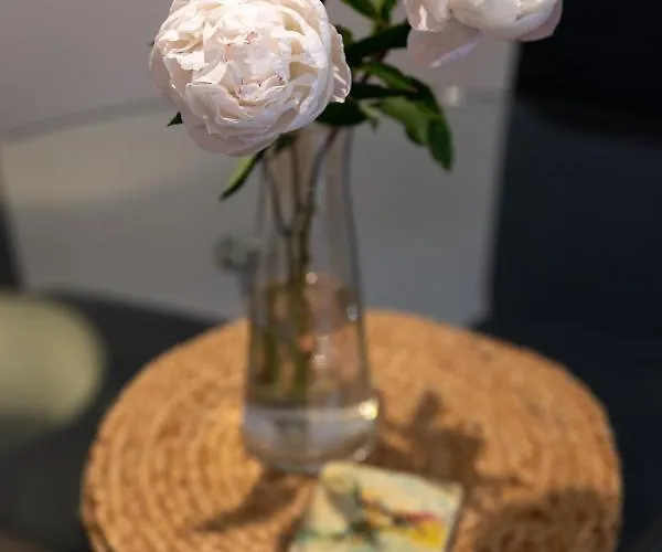 Bower Apartment