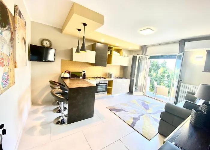 Mottola Apartment