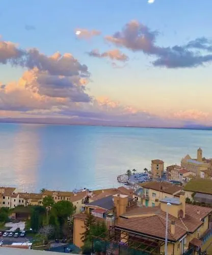 Bilocale Vista Mare Con Posto Auto