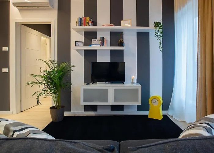Br Treviso Train Station Apartments