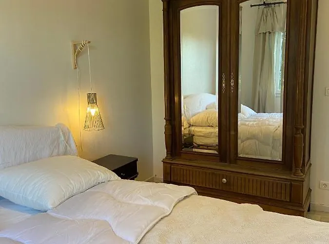 Grand Appartement En Residence Calme Avec Piscine