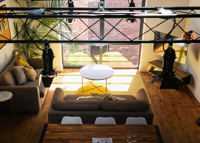 The Eden Warehouse - Gold Apartment, Sleeps 6