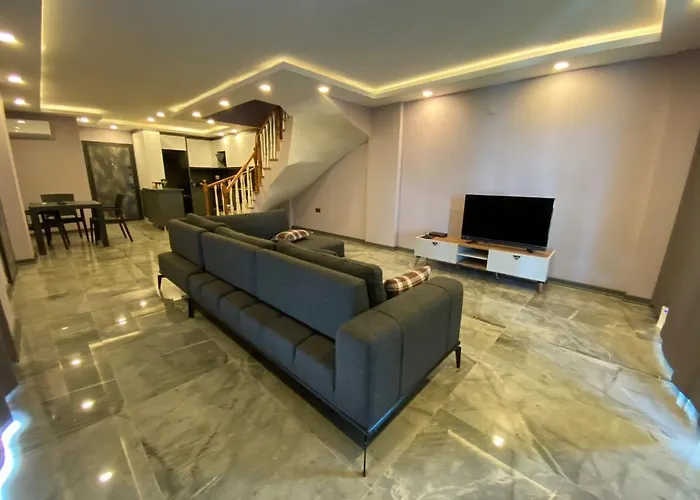 Oezel Havuzlu Lueks Villa