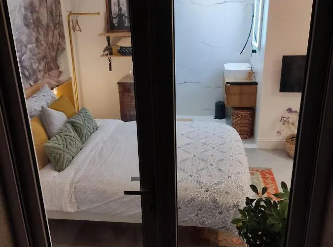 Superbe Appartement Avec Jacuzzi Avec Jardin Prive