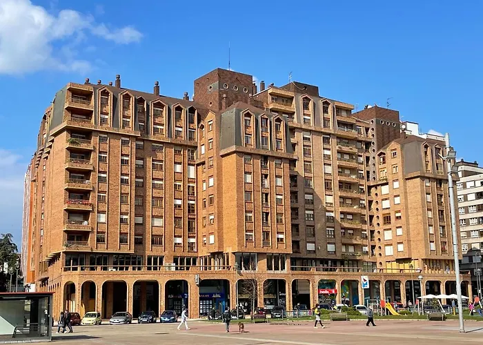 Centrico Y Tranquilo Apartamento Con Terraza, 3 Habs Y 2 Banos, Garaje Incluido