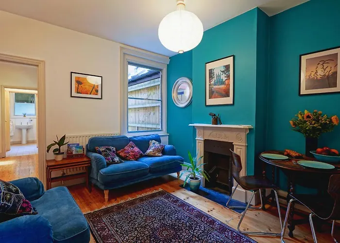 Cosy 1-Bed Escape With Free Parking - At Hem
