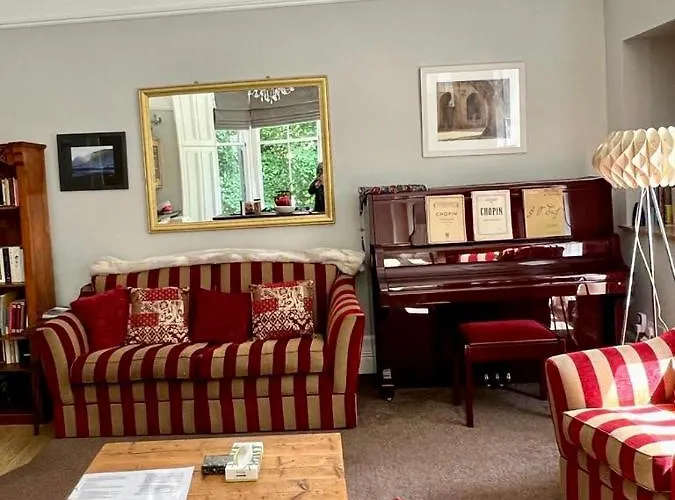 Beautiful Double Room In Idyllic West End Townhouse