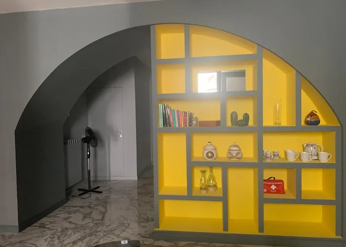 Modern City Center Apartment