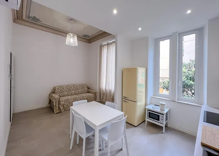 Appartamento In Villa Del '900