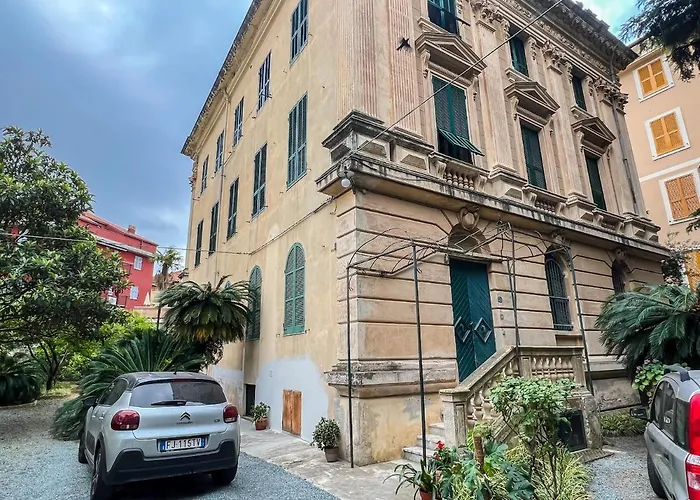 Appartamento In Villa Del '900