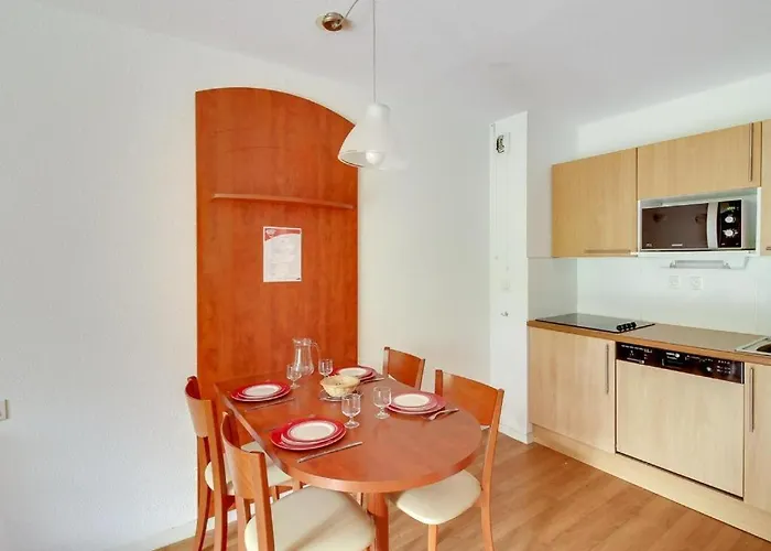 Appartement T2 4 Personnes, Pied Des Pistes, Parking Prive, Piscine