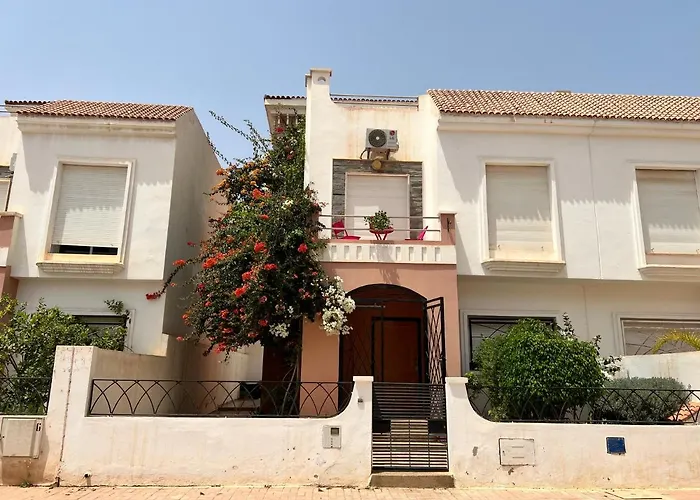 Maison Du Bonheur En Bord De Mer Avec Piscine