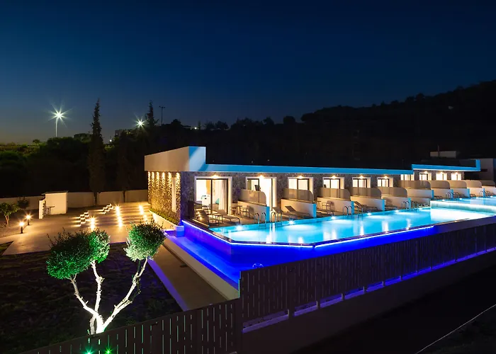 Zoes Hotel & Suites