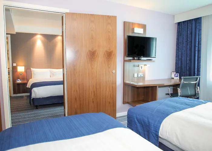 Holiday Inn Express London Heathrow T5 By Ihg