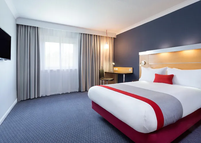 Holiday Inn Express Southampton - M27, J7 By Ihg