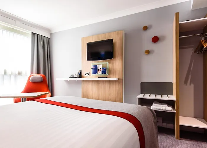 Holiday Inn Express Portsmouth Gunwharf Quays By Ihg