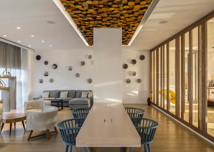 Cavo Maris Beach Hotel & Suites