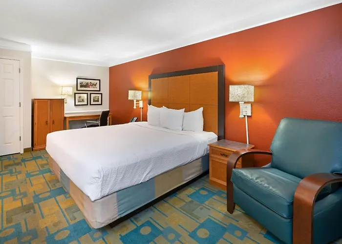 La Quinta Inn By Wyndham Phoenix Sky Harbor Airport