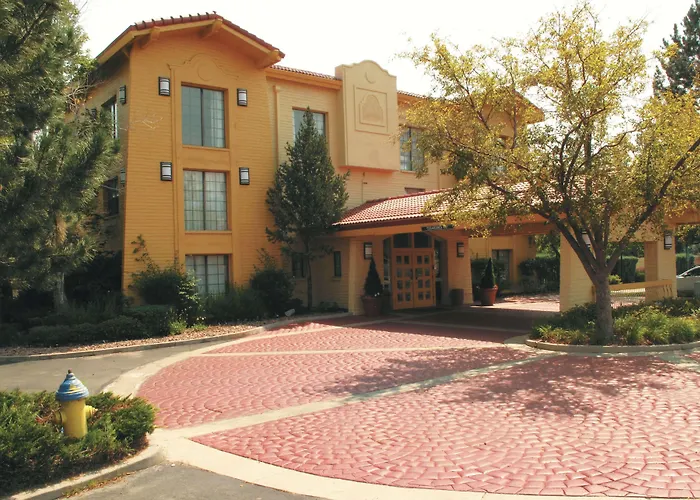 La Quinta Inn By Wyndham Colorado Springs Garden Of The Gods