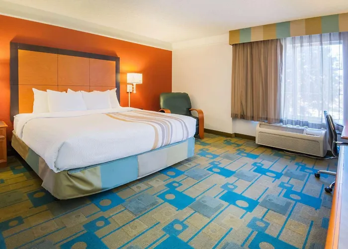La Quinta Inn & Suites By Wyndham Colorado Springs South Ap