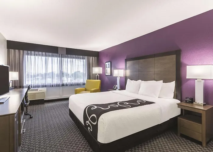 La Quinta Inn & Suites By Wyndham Myrtle Beach - N Kings Hwy