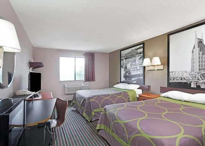 Super 8 By Wyndham Nashville/ Dntn/ Opryland Area