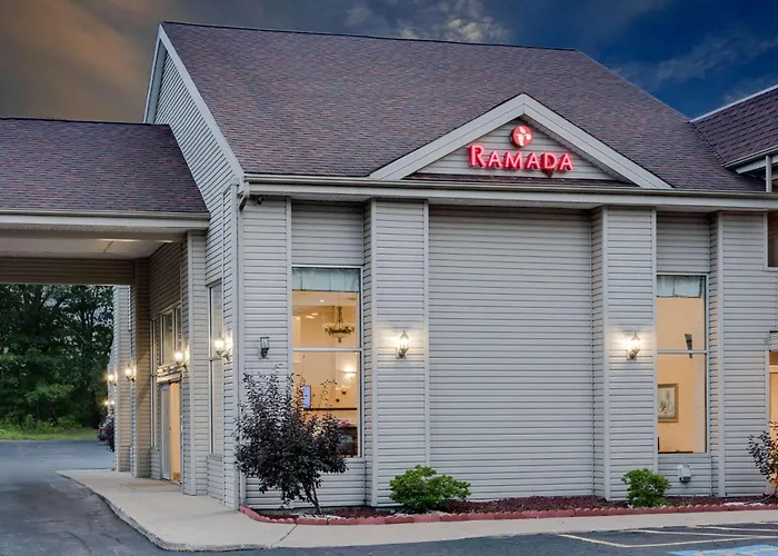 Ramada By Wyndham Cleveland Airport West Motel Fairview Park