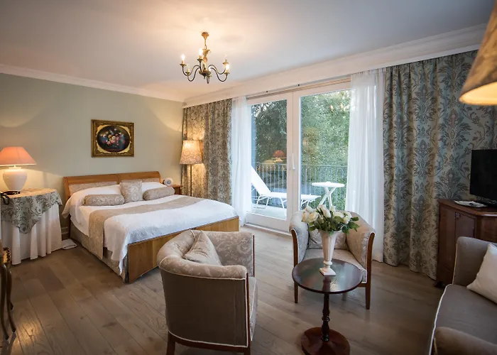 Hotel Belle Epoque