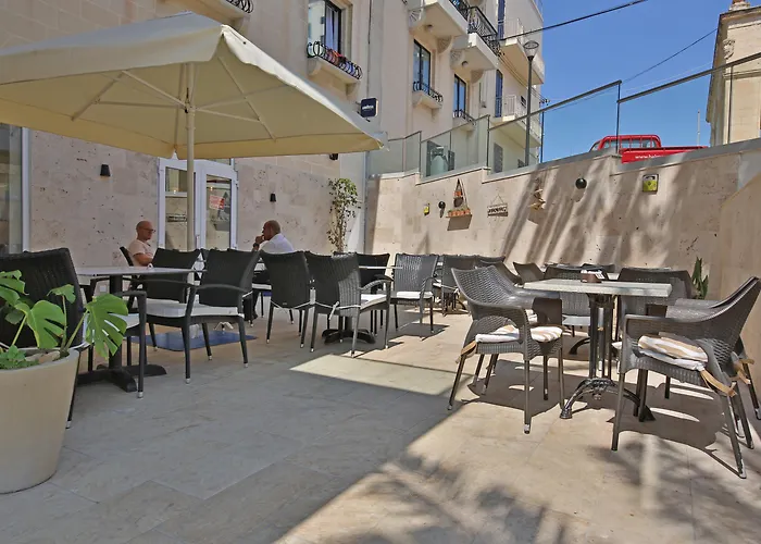 Gillieru Harbour Hotel