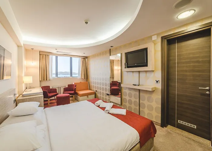 Hotel & Apartments Hec Residence