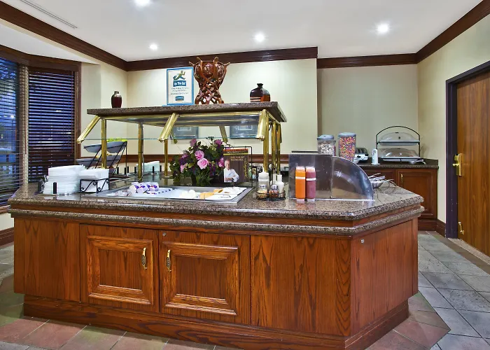 Executive Residency By Best Western Toronto-Mississauga