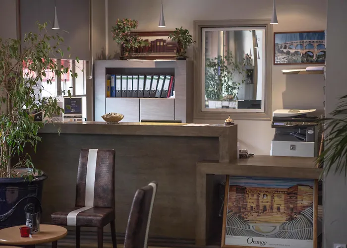 Hotel Kyriad Orange Centre Ville