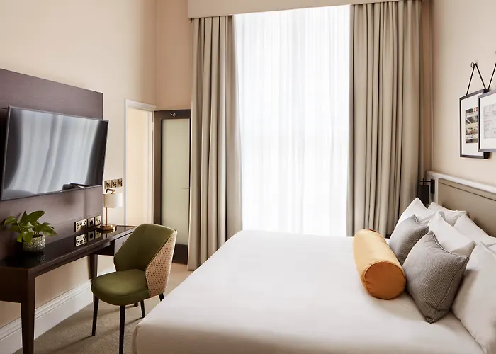 The Clermont London, Victoria