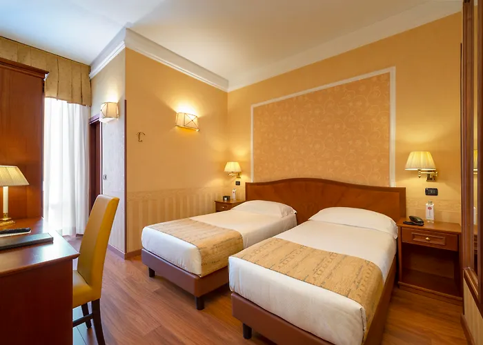 Lancaster Hotel