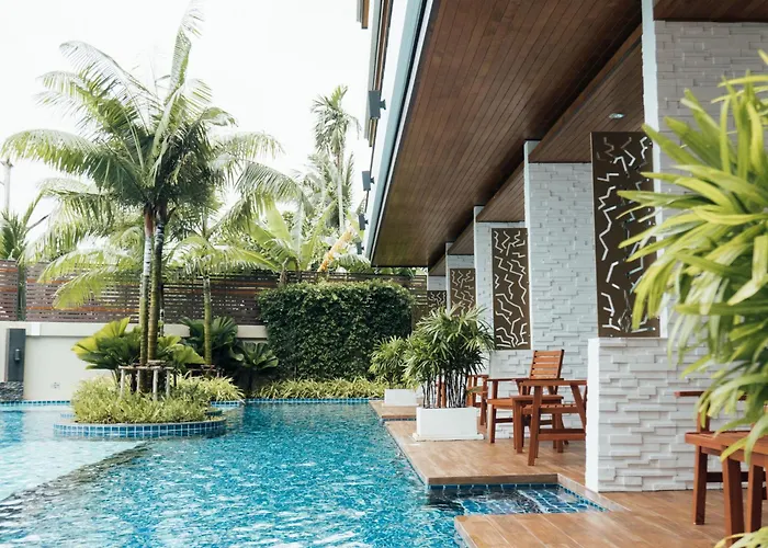 Aqua Resort Phuket - Near Beach And Chalong Pier