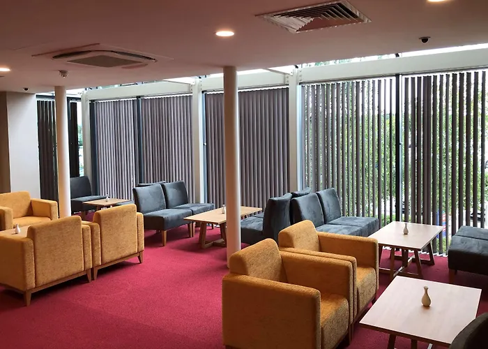 Ramada By Wyndham Cobham