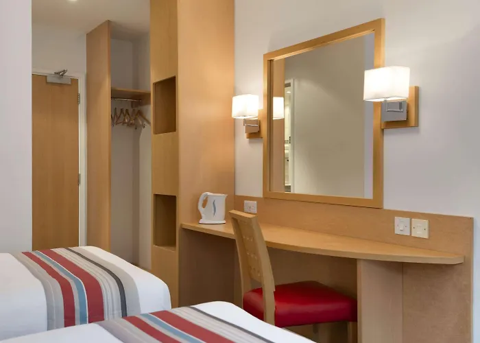 Ramada Wakefield