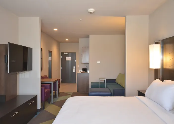 Holiday Inn Express & Suites Oklahoma City Mid - Arpt Area By Ihg